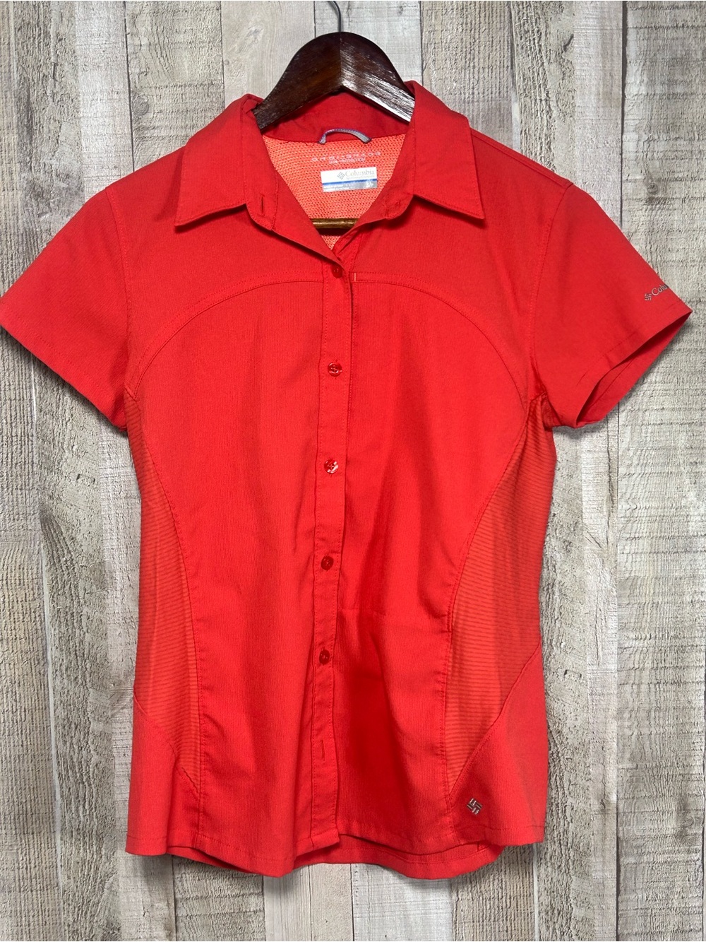 Columbia Omni-Shade Coral
Short Sleeve Button Up Hiking Outdoor Shirt Small